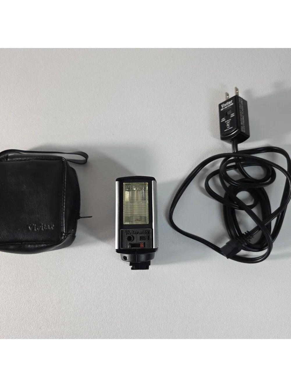 Vivitar 252 Auto Flash, Backlit Dial, W/ Sync Cable + Case & SB-1 AC Cord